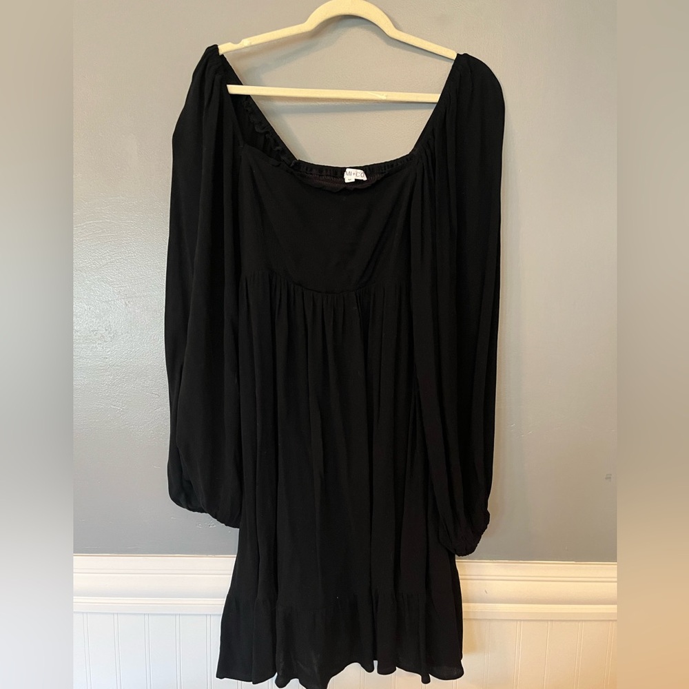 Cute Black Square Neckline Dress Medium
